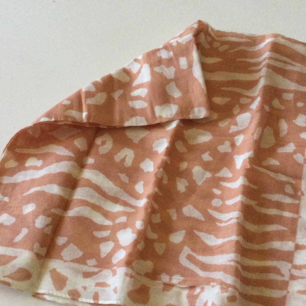 MADEWELL ORGANIC COTTON BANDANA CLAY AND WHITE MIXED ANIMAL PRINT NWOT - Picture 5 of 10